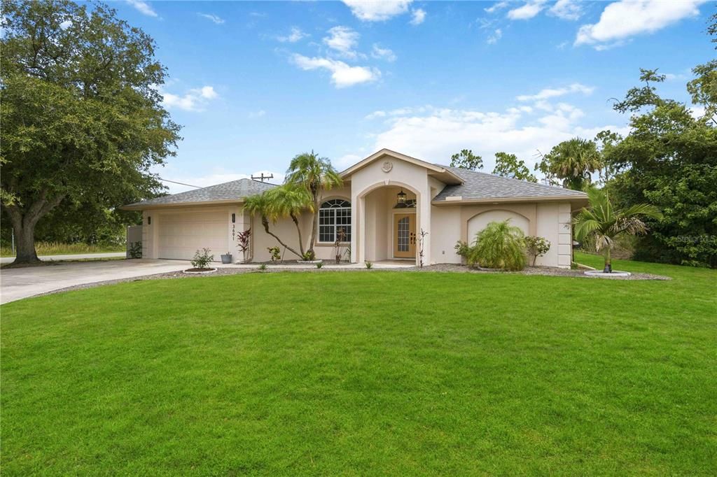 For Sale: $419,000 (3 beds, 2 baths, 1939 Square Feet)