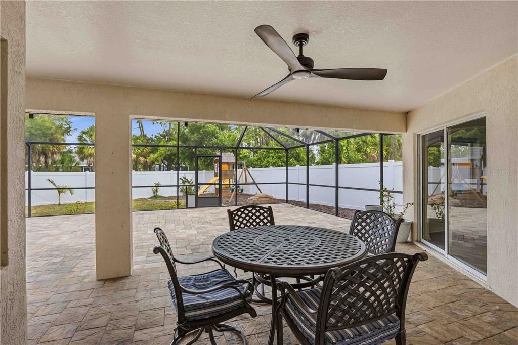 For Sale: $419,000 (3 beds, 2 baths, 1939 Square Feet)