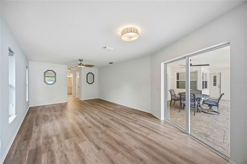 For Sale: $419,000 (3 beds, 2 baths, 1939 Square Feet)