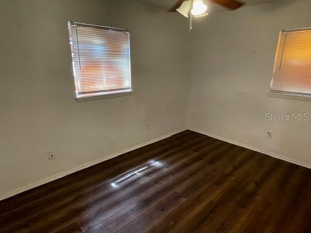 For Rent: $1,950 (3 beds, 1 baths, 1080 Square Feet)
