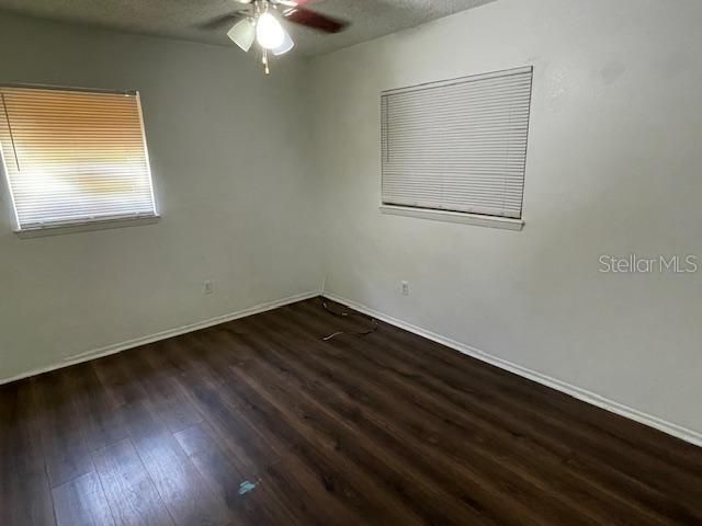 For Rent: $1,950 (3 beds, 1 baths, 1080 Square Feet)