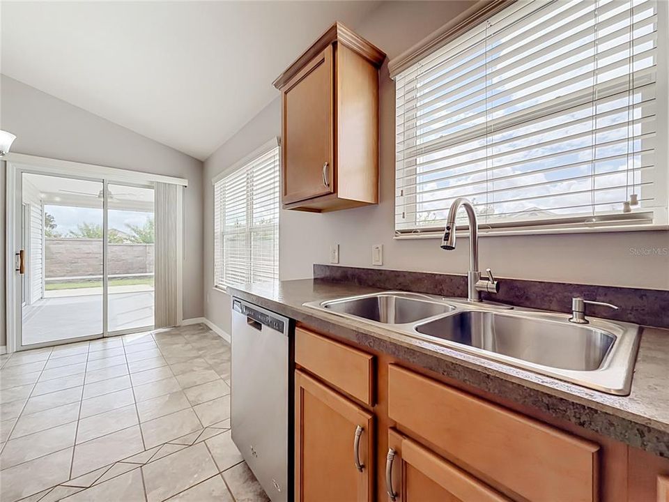 For Sale: $395,000 (3 beds, 2 baths, 1597 Square Feet)