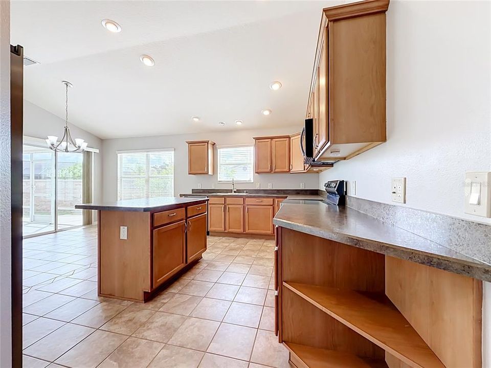 For Sale: $395,000 (3 beds, 2 baths, 1597 Square Feet)
