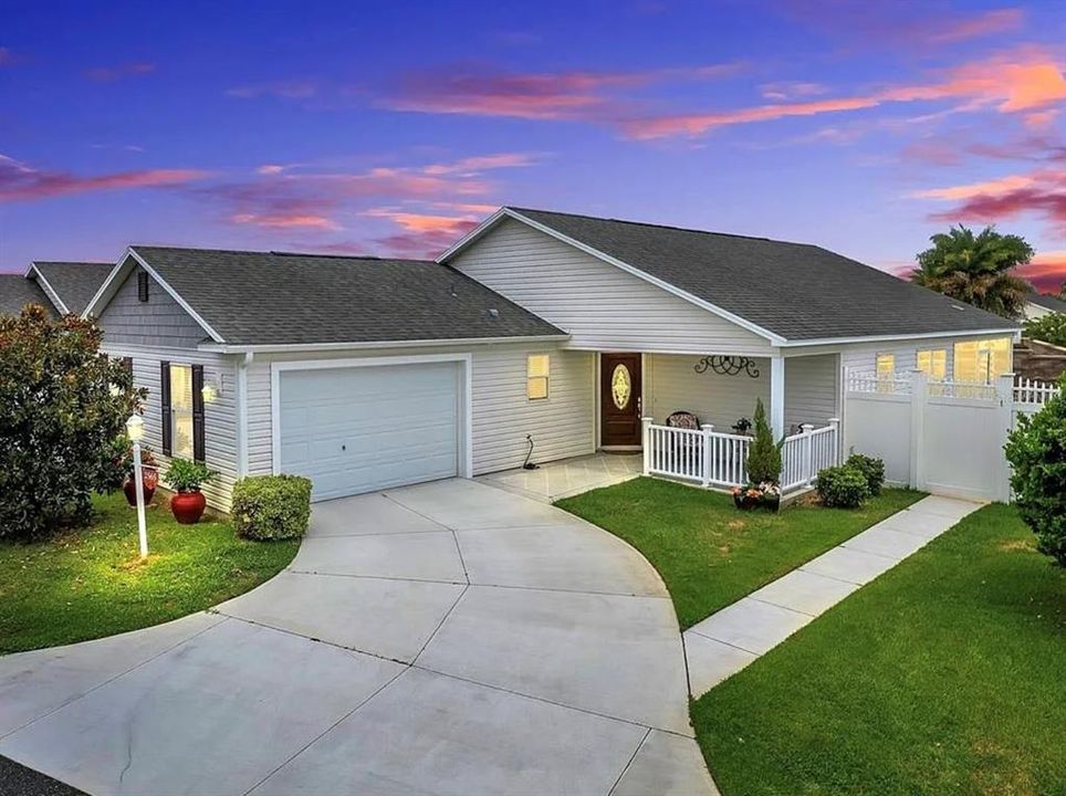 For Sale: $395,000 (3 beds, 2 baths, 1597 Square Feet)