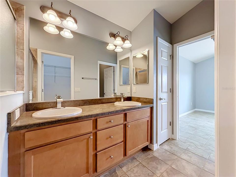 For Sale: $395,000 (3 beds, 2 baths, 1597 Square Feet)