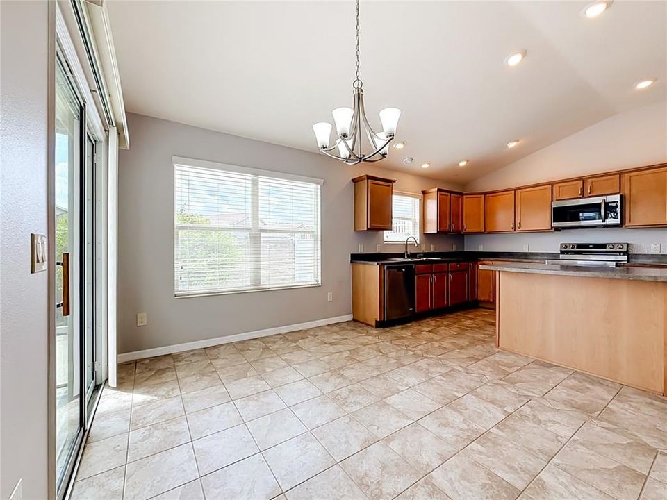 For Sale: $395,000 (3 beds, 2 baths, 1597 Square Feet)