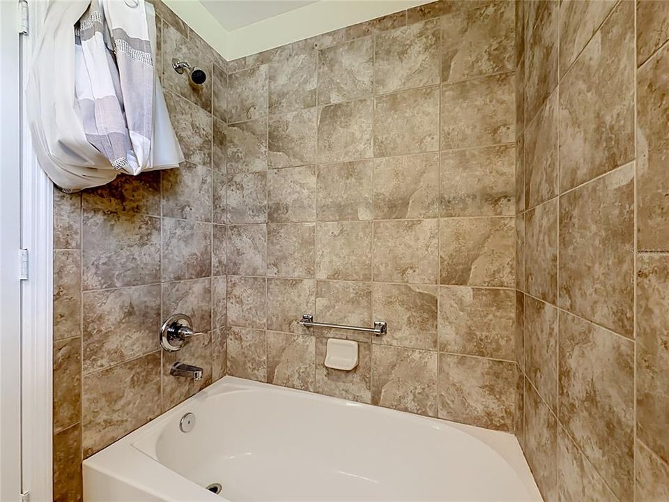 For Sale: $395,000 (3 beds, 2 baths, 1597 Square Feet)
