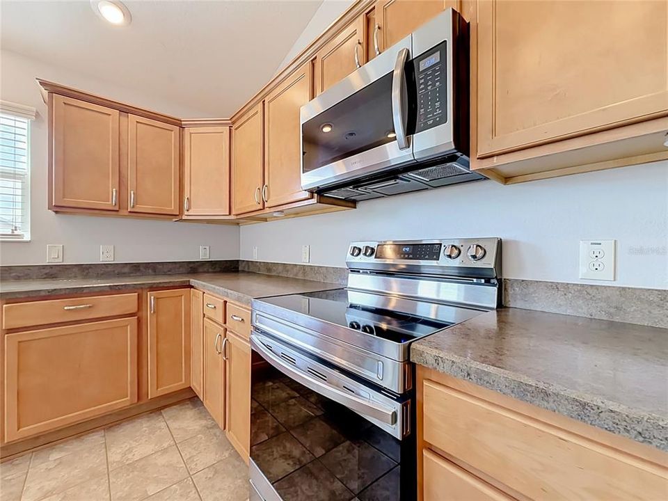 For Sale: $395,000 (3 beds, 2 baths, 1597 Square Feet)