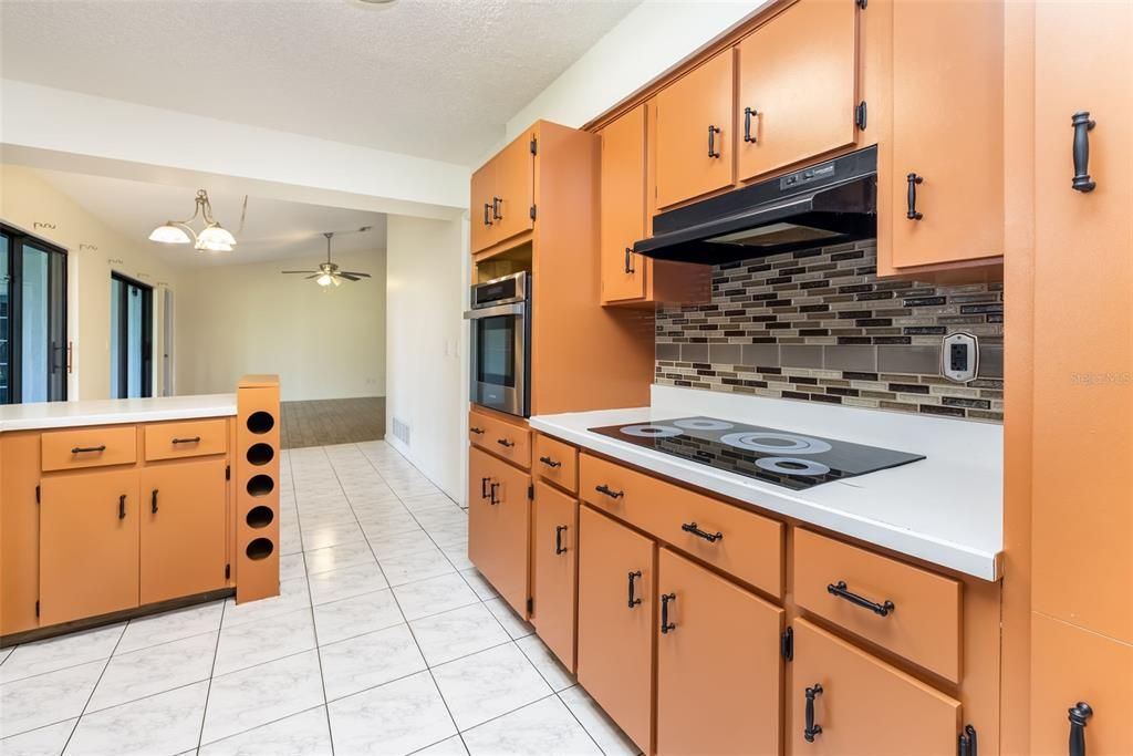 For Sale: $279,000 (3 beds, 2 baths, 2019 Square Feet)