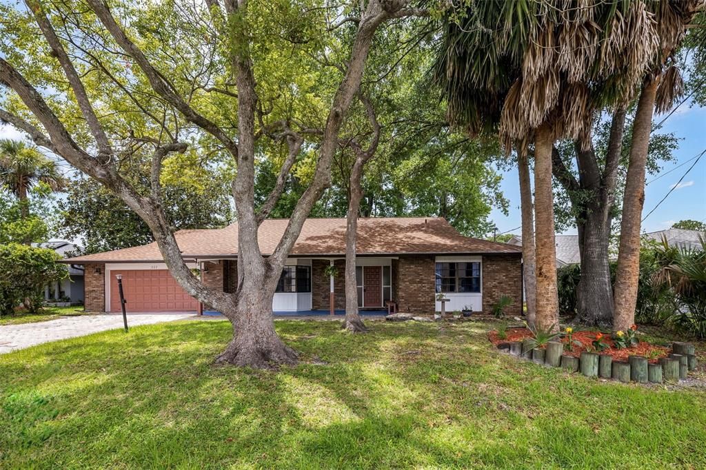 For Sale: $279,000 (3 beds, 2 baths, 2019 Square Feet)