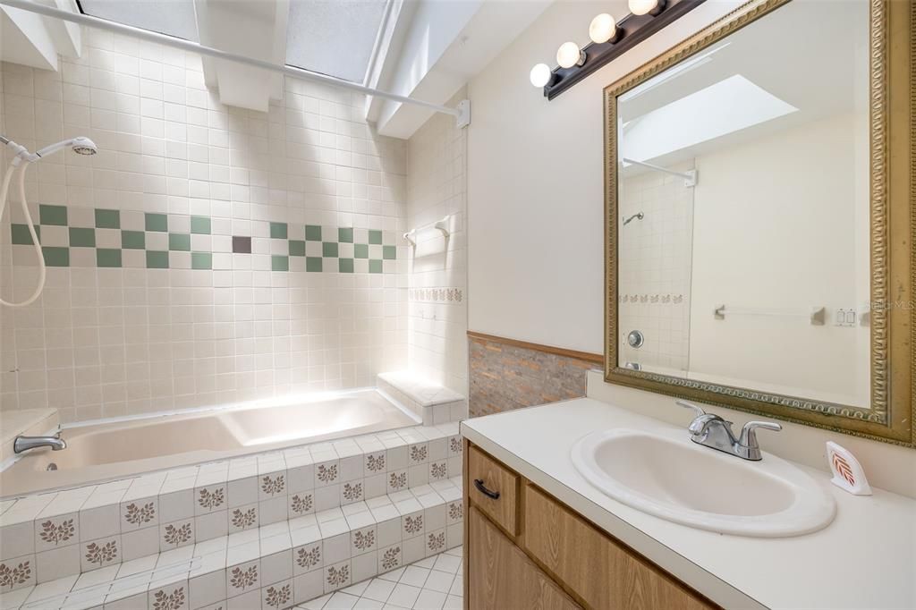 For Sale: $279,000 (3 beds, 2 baths, 2019 Square Feet)