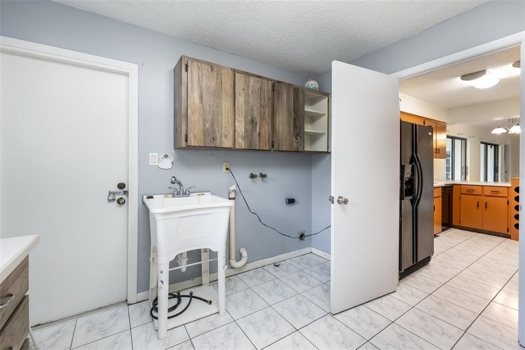 For Sale: $279,000 (3 beds, 2 baths, 2019 Square Feet)