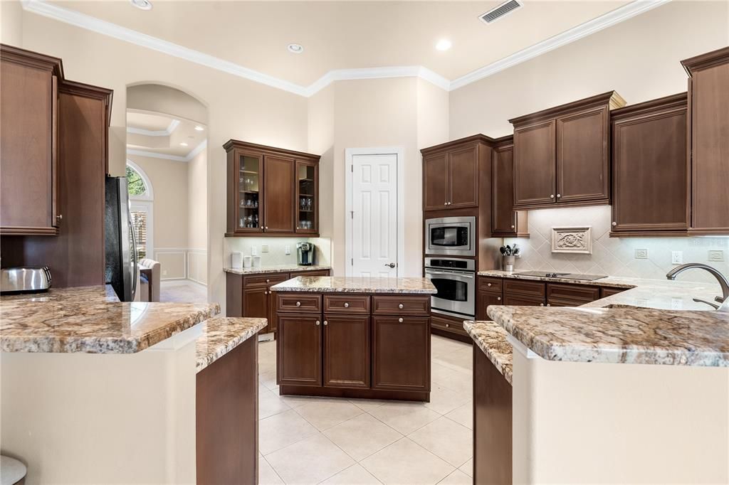 For Sale: $1,295,000 (3 beds, 3 baths, 3830 Square Feet)