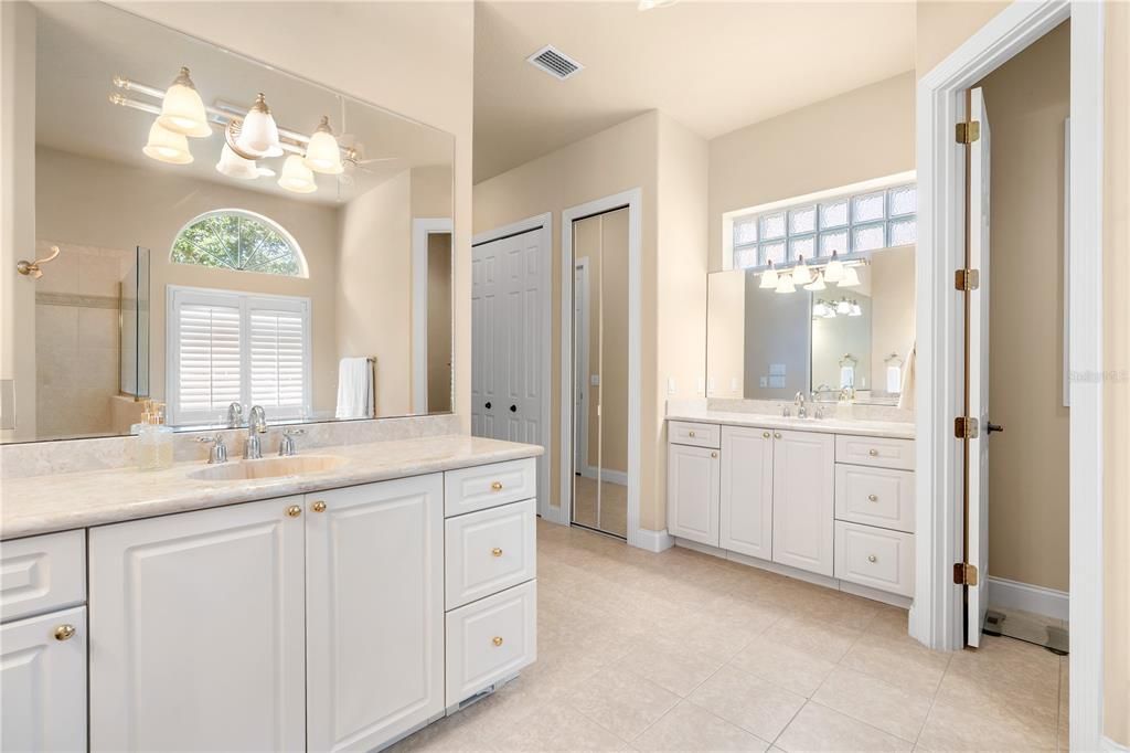 For Sale: $1,295,000 (3 beds, 3 baths, 3830 Square Feet)