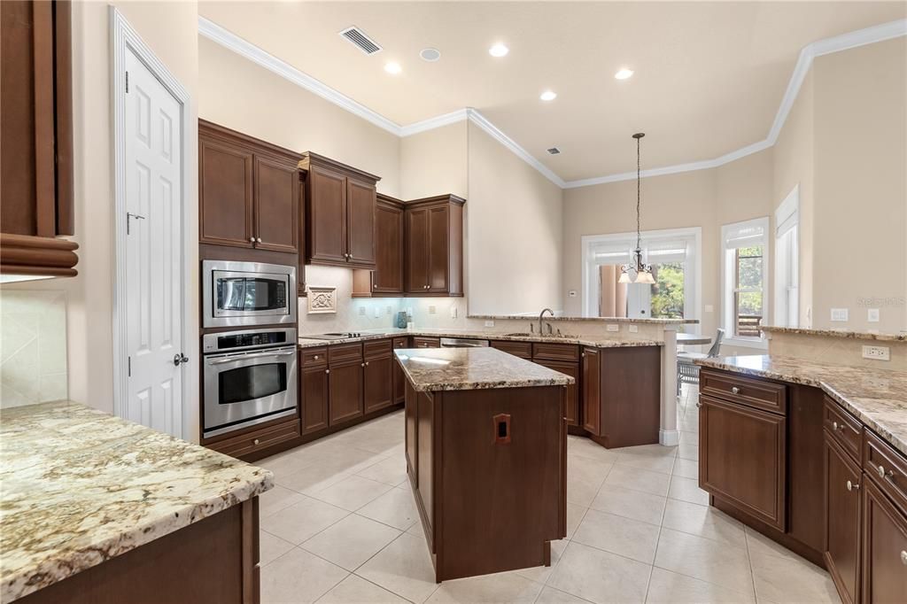 For Sale: $1,295,000 (3 beds, 3 baths, 3830 Square Feet)