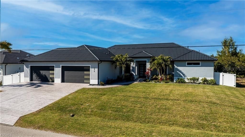 Recently Sold: $1,050,000 (4 beds, 4 baths, 3370 Square Feet)