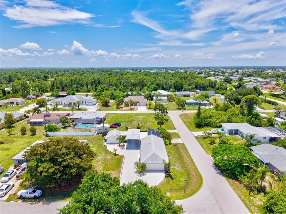 На продажу: $329,900 (2 спален, 2 ванн, 1368 Квадратных фут)