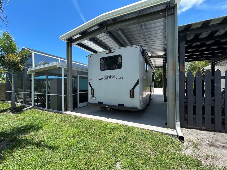 На продажу: $329,900 (2 спален, 2 ванн, 1368 Квадратных фут)