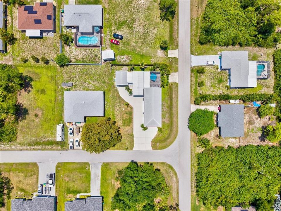 На продажу: $329,900 (2 спален, 2 ванн, 1368 Квадратных фут)