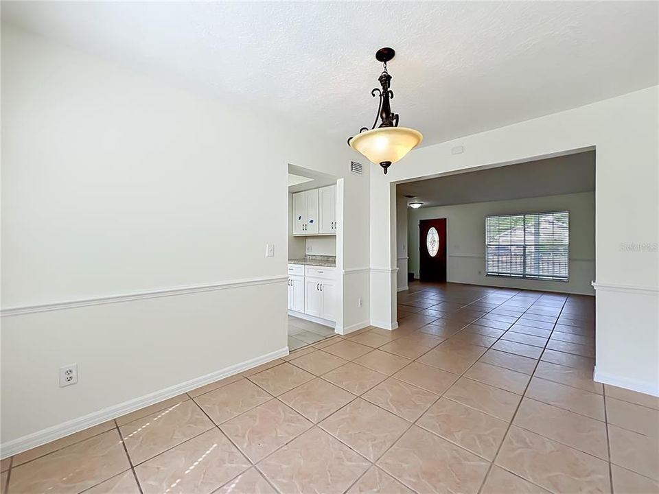 В аренду: $3,100 (4 спален, 2 ванн, 1640 Квадратных фут)
