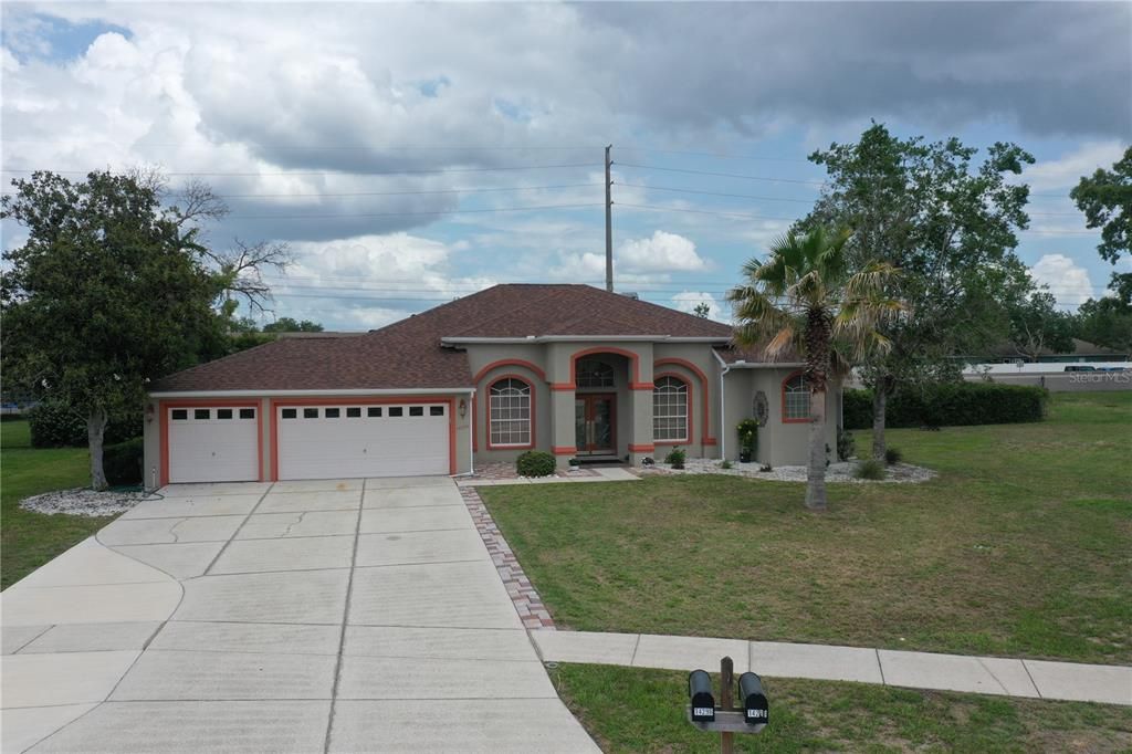 For Sale: $337,500 (4 beds, 2 baths, 2124 Square Feet)