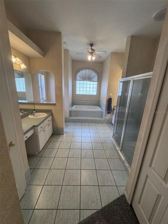 For Sale: $337,500 (4 beds, 2 baths, 2124 Square Feet)