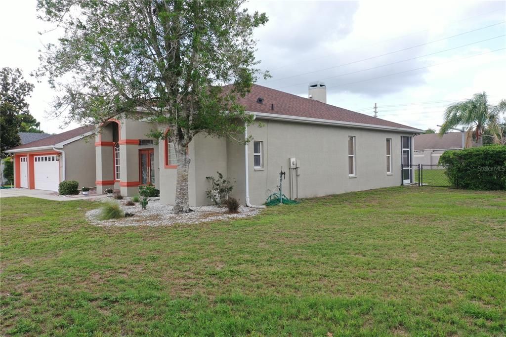 For Sale: $337,500 (4 beds, 2 baths, 2124 Square Feet)