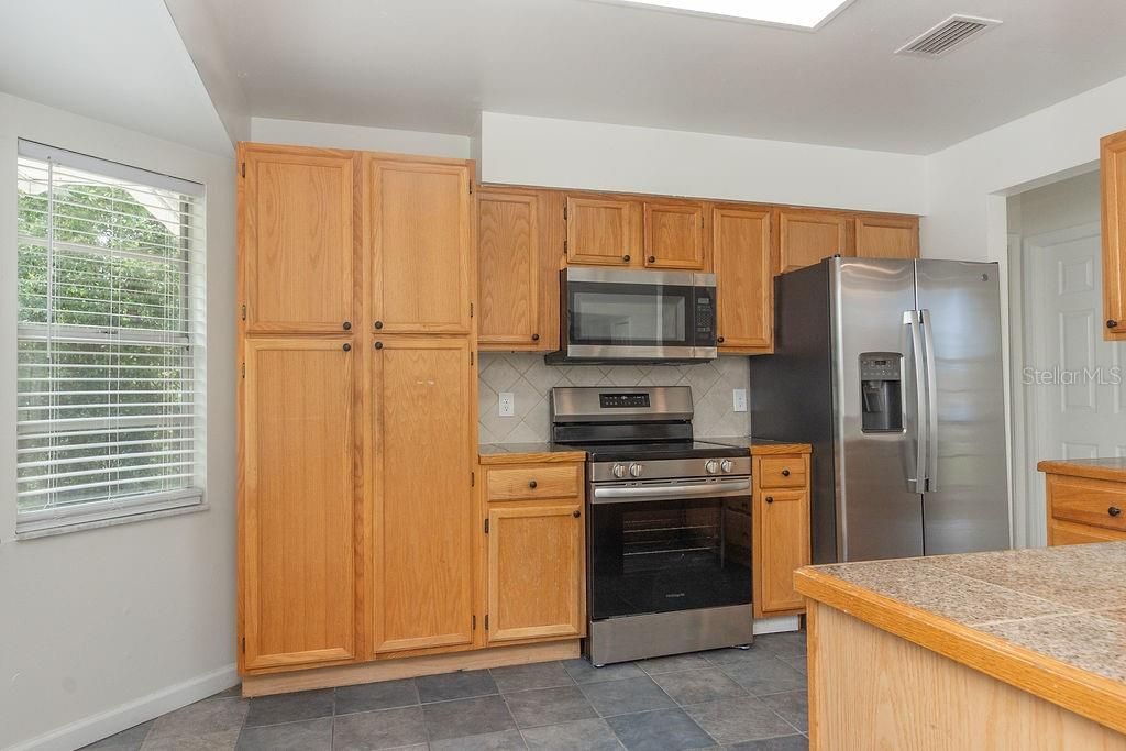 В аренду: $1,875 (3 спален, 2 ванн, 1183 Квадратных фут)