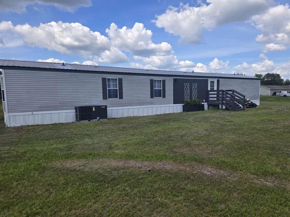 For Sale: $248,300 (3 beds, 2 baths, 1216 Square Feet)