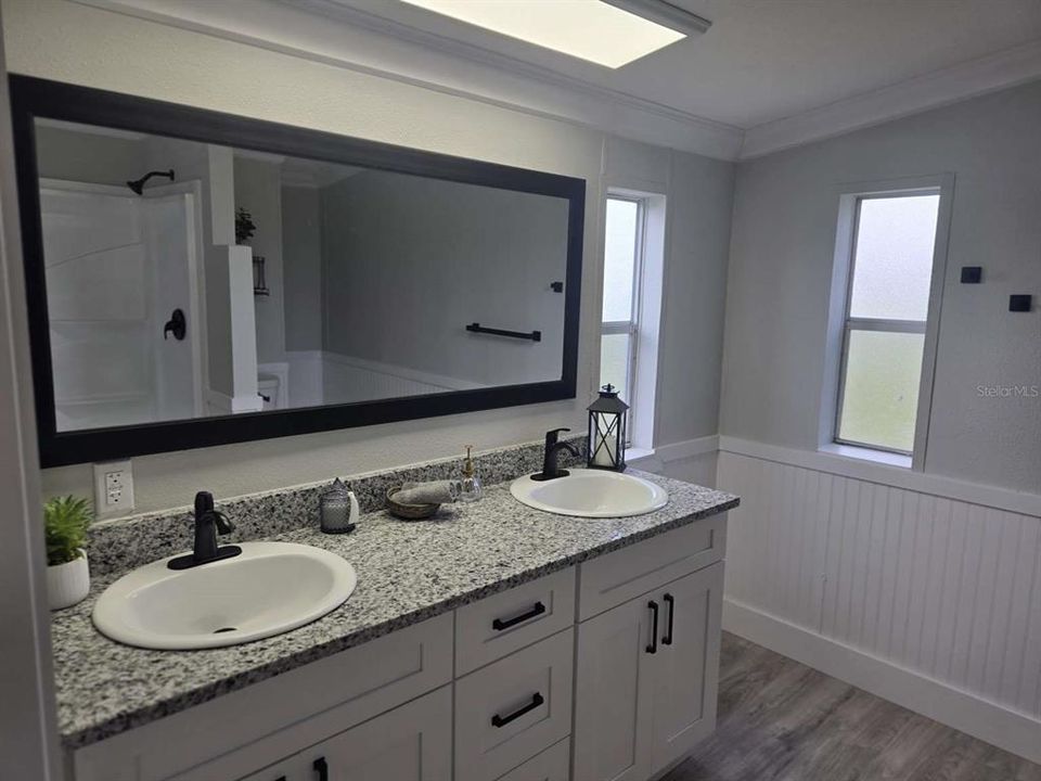 For Sale: $248,300 (3 beds, 2 baths, 1216 Square Feet)