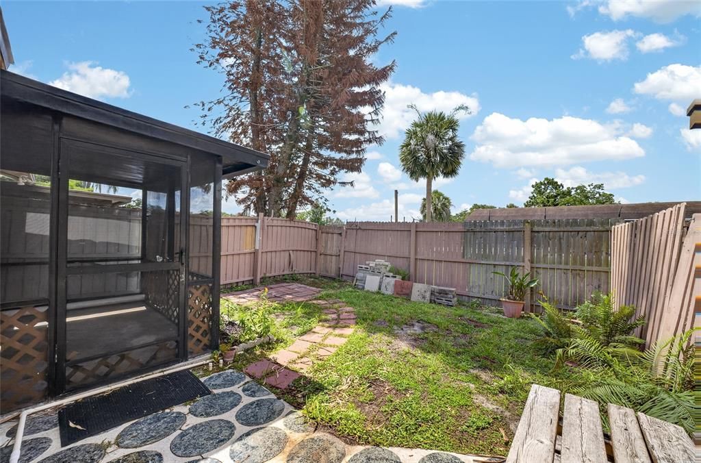 На продажу: $215,000 (2 спален, 2 ванн, 814 Квадратных фут)