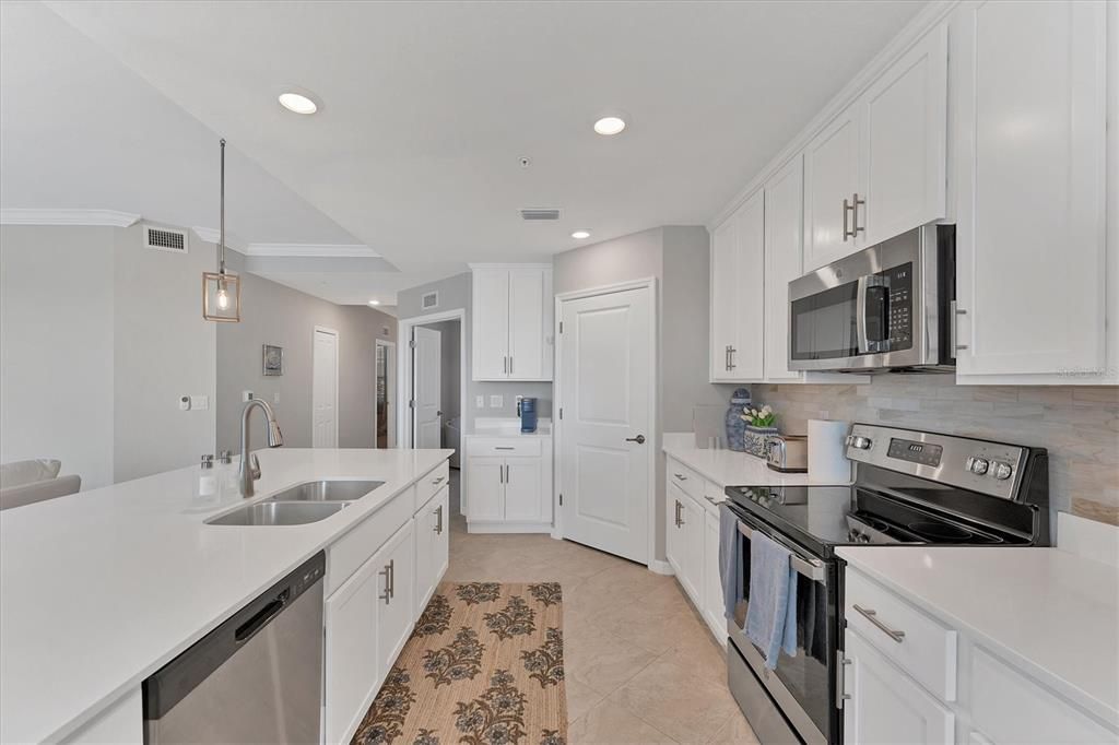 For Rent: $6,500 (2 beds, 2 baths, 1366 Square Feet)