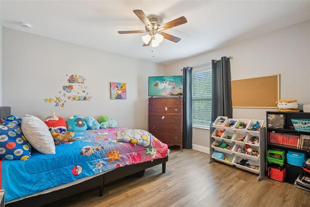 En Venta: $569,000 (6 camas, 3 baños, 3298 Pies cuadrados)