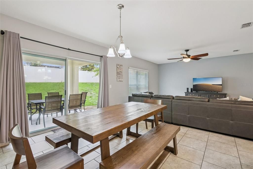 En Venta: $569,000 (6 camas, 3 baños, 3298 Pies cuadrados)