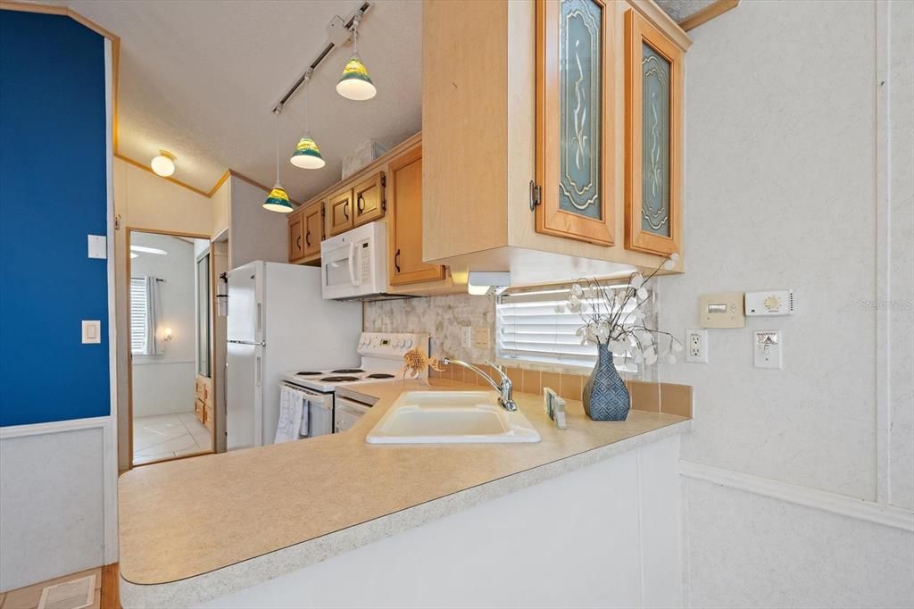 For Sale: $150,000 (1 beds, 1 baths, 468 Square Feet)