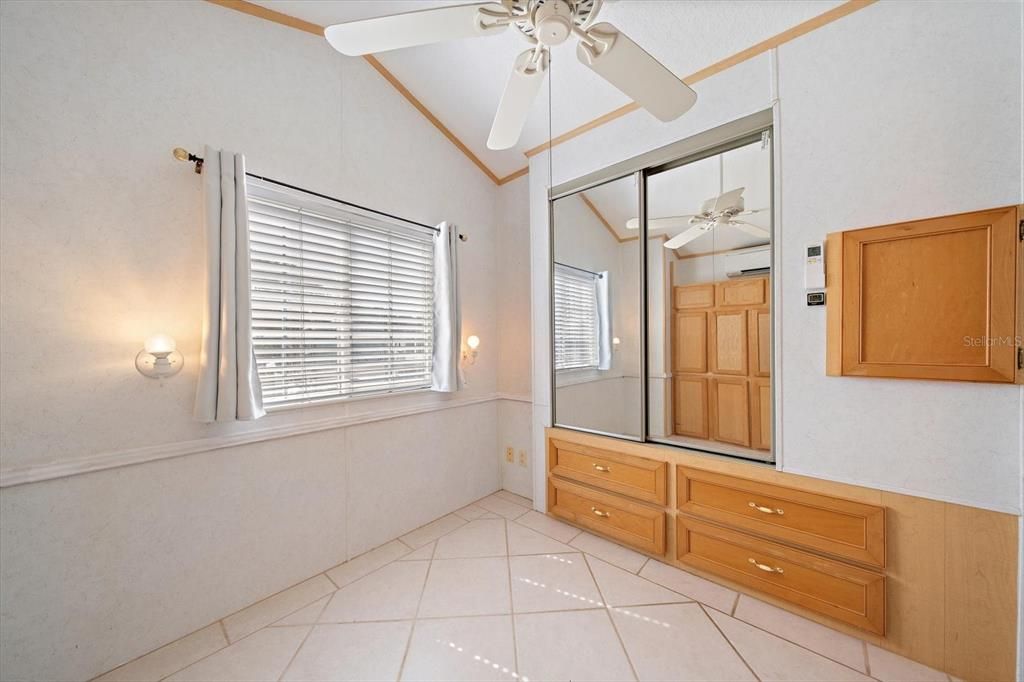 For Sale: $150,000 (1 beds, 1 baths, 468 Square Feet)