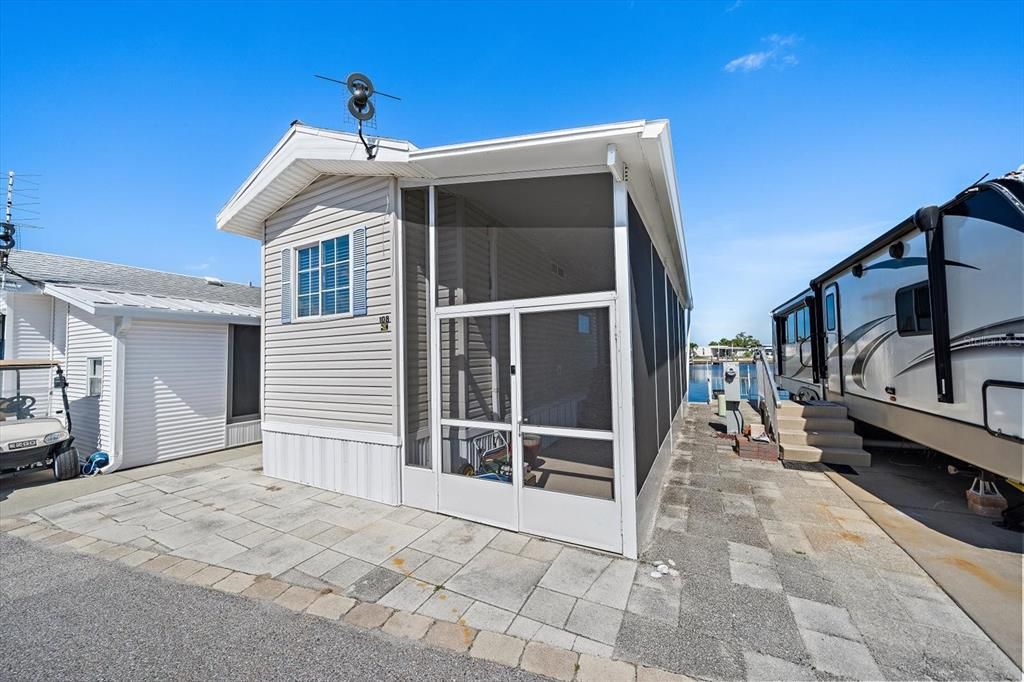 For Sale: $150,000 (1 beds, 1 baths, 468 Square Feet)