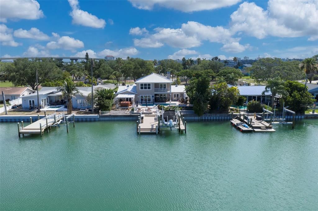 En Venta: $2,399,000 (3 camas, 3 baños, 2980 Pies cuadrados)