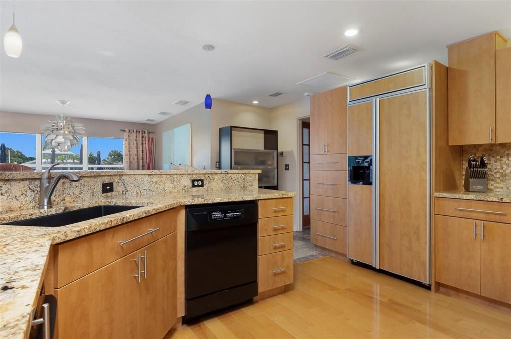 En Venta: $2,399,000 (3 camas, 3 baños, 2980 Pies cuadrados)
