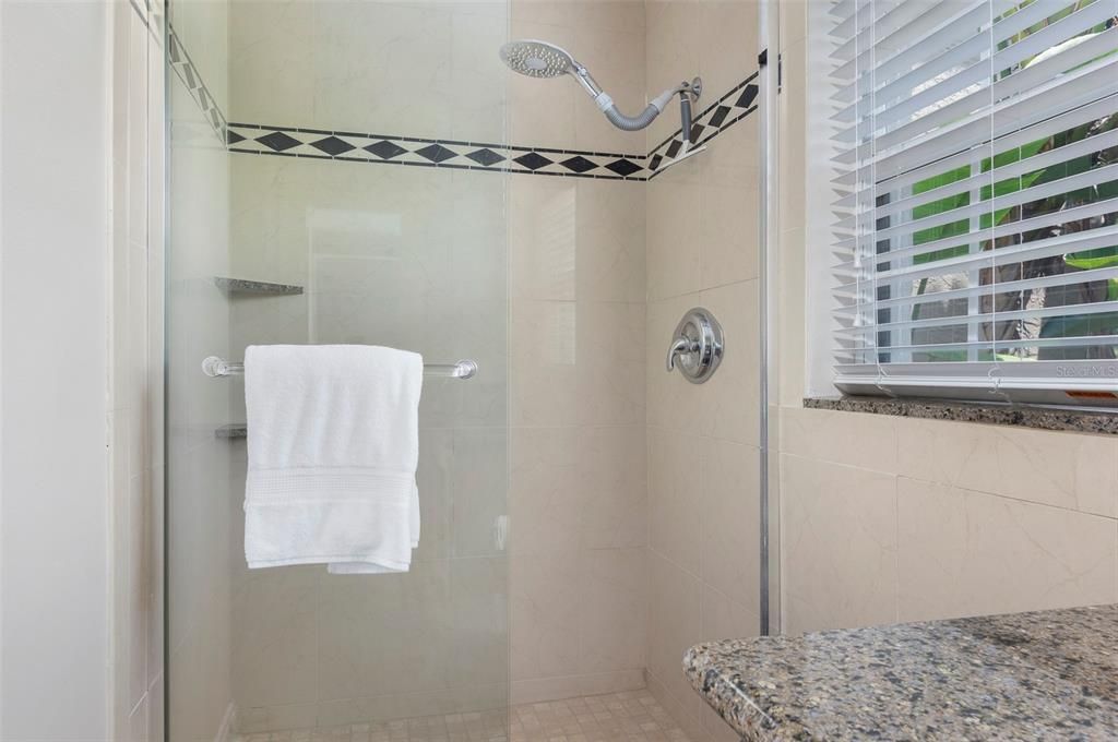 En Venta: $2,399,000 (3 camas, 3 baños, 2980 Pies cuadrados)