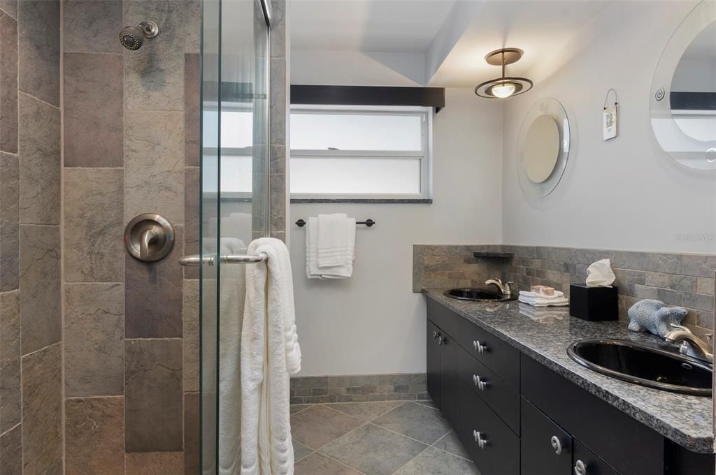 En Venta: $2,399,000 (3 camas, 3 baños, 2980 Pies cuadrados)