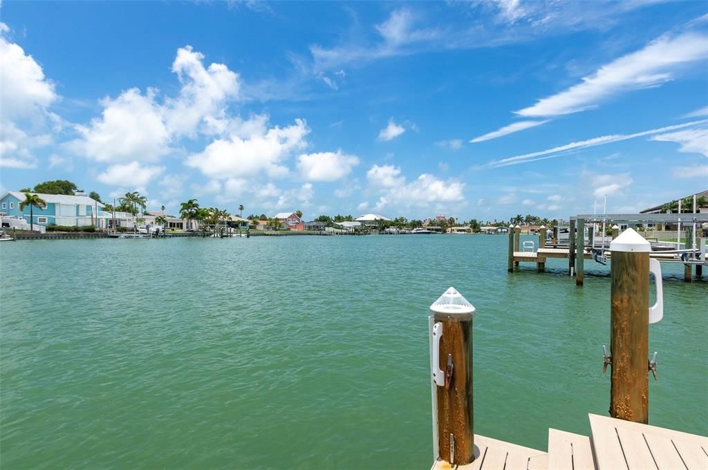 En Venta: $2,399,000 (3 camas, 3 baños, 2980 Pies cuadrados)