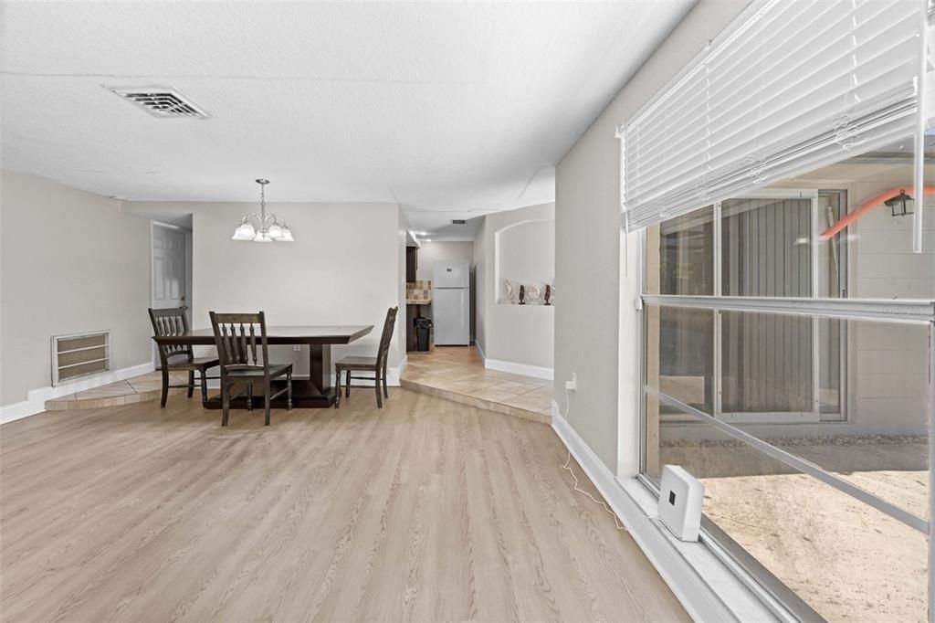 For Sale: $299,000 (3 beds, 2 baths, 1512 Square Feet)