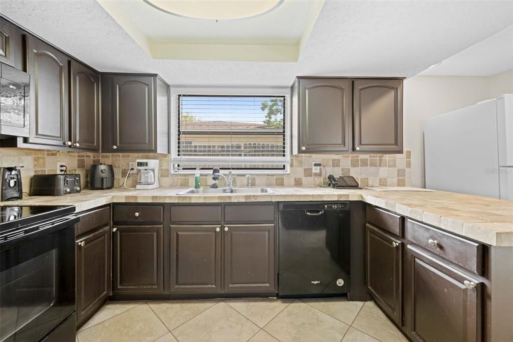 For Sale: $299,000 (3 beds, 2 baths, 1512 Square Feet)