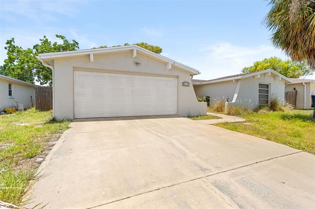 For Sale: $299,000 (3 beds, 2 baths, 1512 Square Feet)