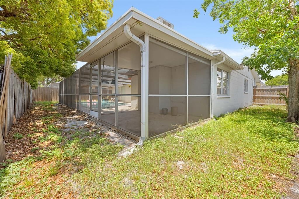 For Sale: $299,000 (3 beds, 2 baths, 1512 Square Feet)