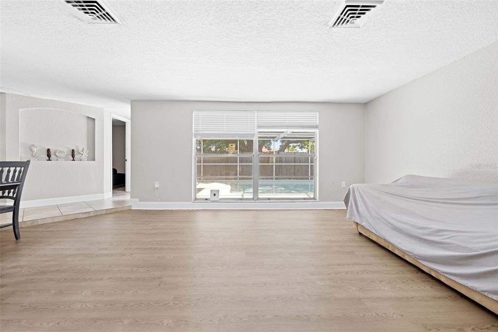 For Sale: $299,000 (3 beds, 2 baths, 1512 Square Feet)
