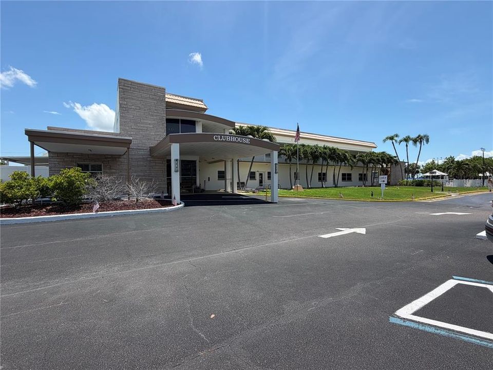 For Rent: $1,850 (1 beds, 1 baths, 815 Square Feet)