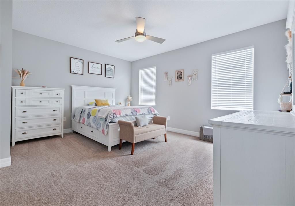 For Rent: $2,400 (4 beds, 2 baths, 1975 Square Feet)