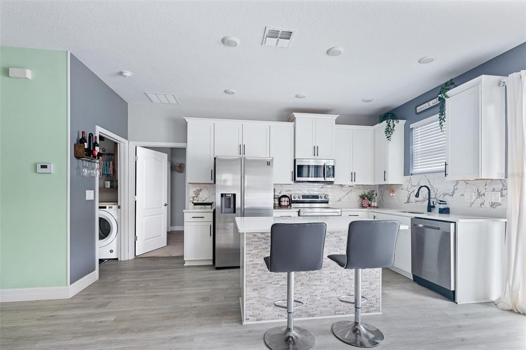For Rent: $2,400 (4 beds, 2 baths, 1975 Square Feet)